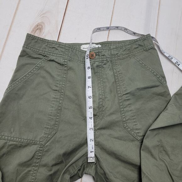 Abercrombie and Fitch high rise green cargo straight leg military pants utility - Picture 3 of 9